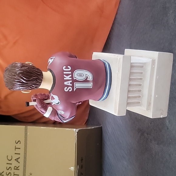 Joe Sakic Avalanche player #19 plague - Picture 3 of 10